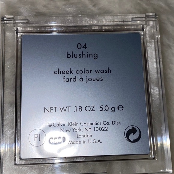 Calvin Klein cheek color wash 04 blushing - Picture 11 of 12